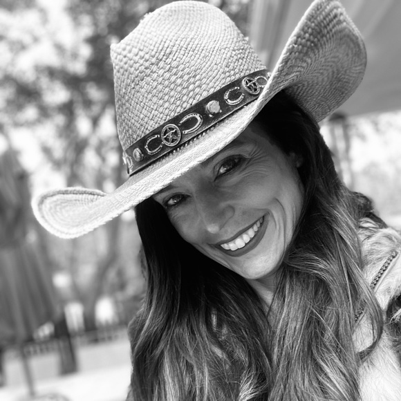 Meet the Posher - Picture 2 of 8